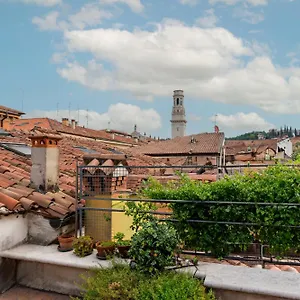 https://terrazza-garibaldi.hotelinveneto.com