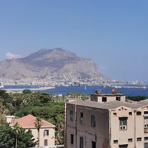 https://casamare-palermo.palermohotels.org